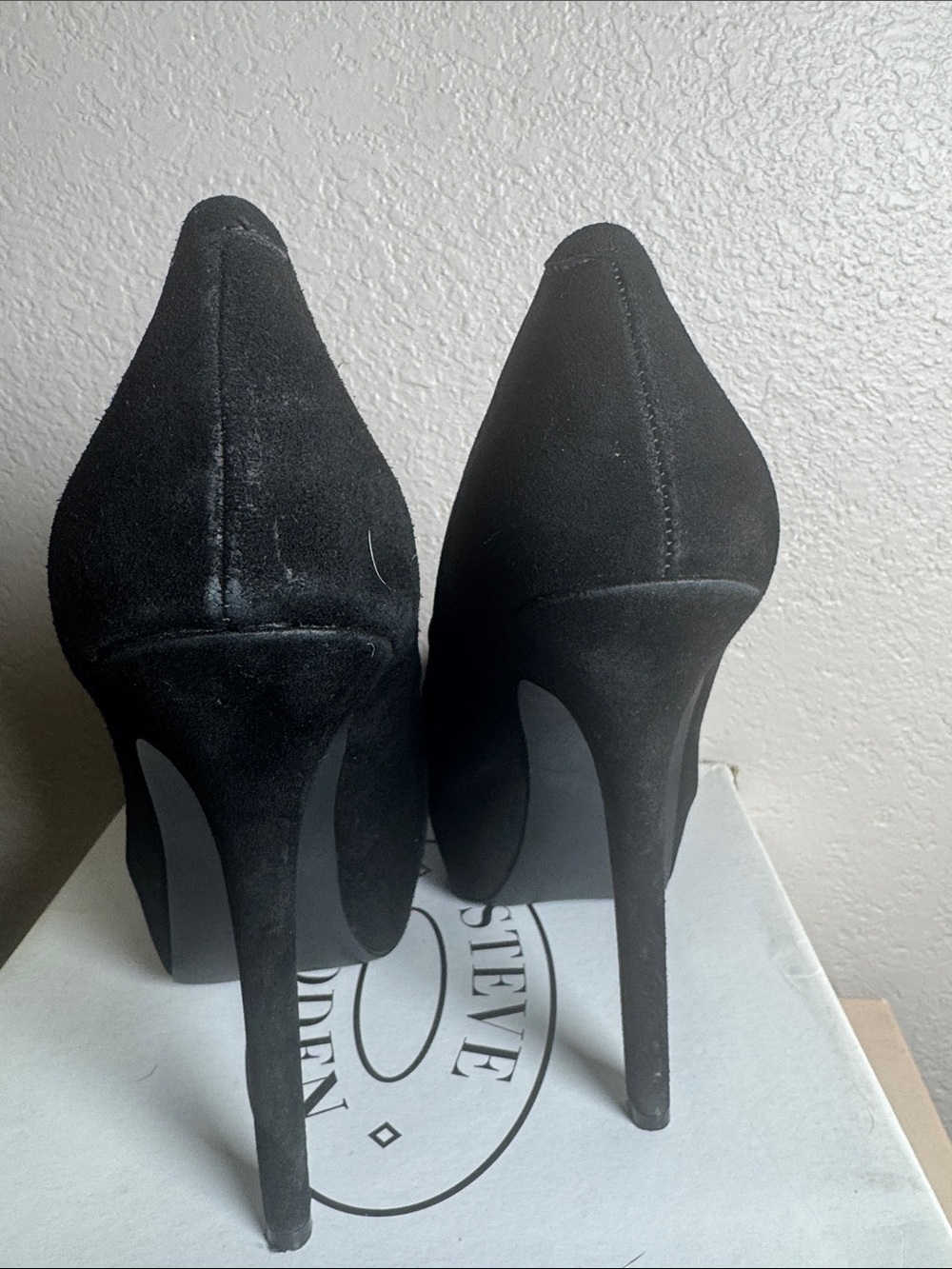 Steve Madden Black Platform Patent & Suede High Heels - Picture 8 of 11